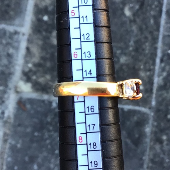 Sparkling Vintage Garnet Sterling Silver Ring with Gold Plate Size 6 1/2 - Picture 11 of 14